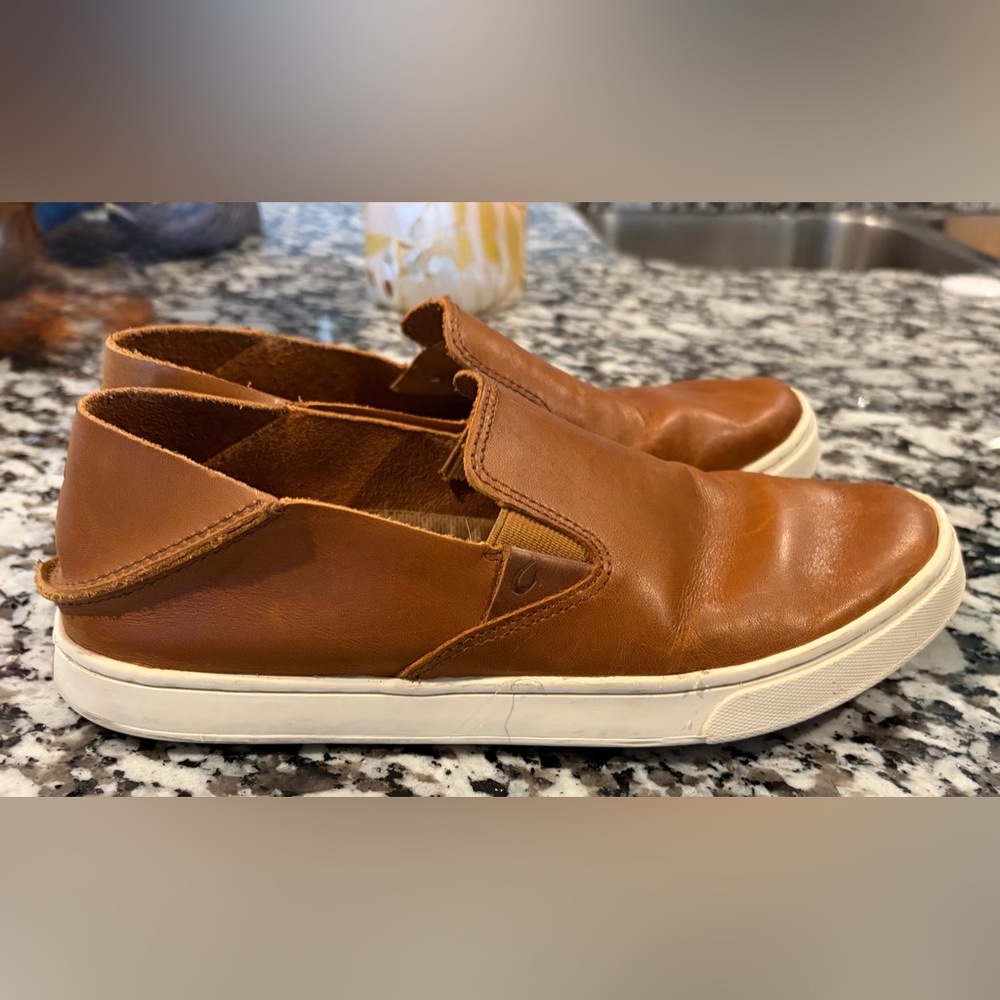 OluKai Pehuea Leather Slip On Shoes 7